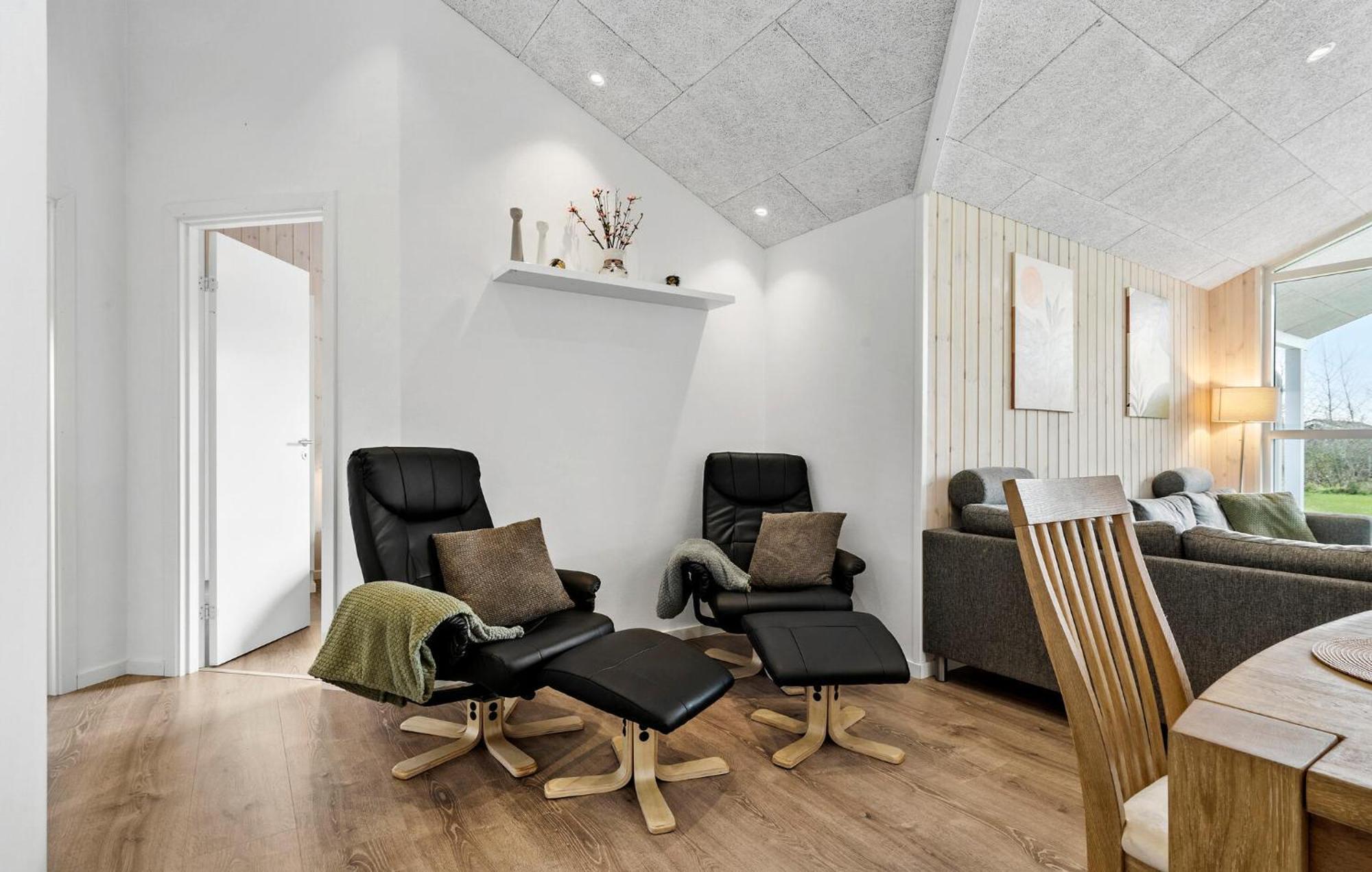 Beautiful Home In Tarm With Sauna Екстер'єр фото